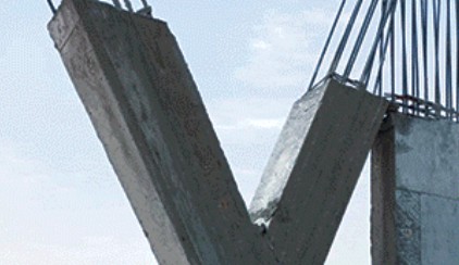 عامل يقوم بأعمال التسليح